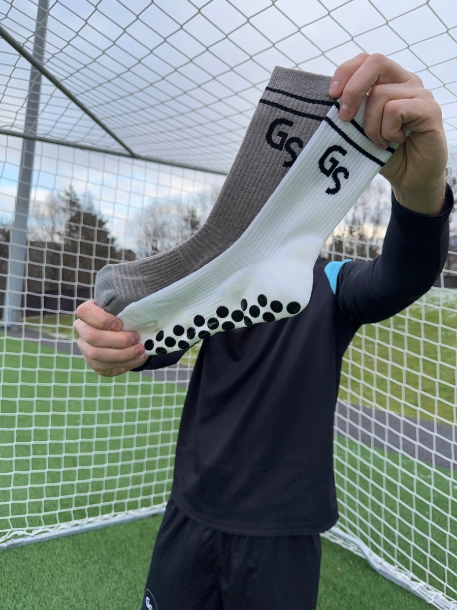 2.0 Ull - Hvite gripsokker med svart logo - GSPERFORMANCE