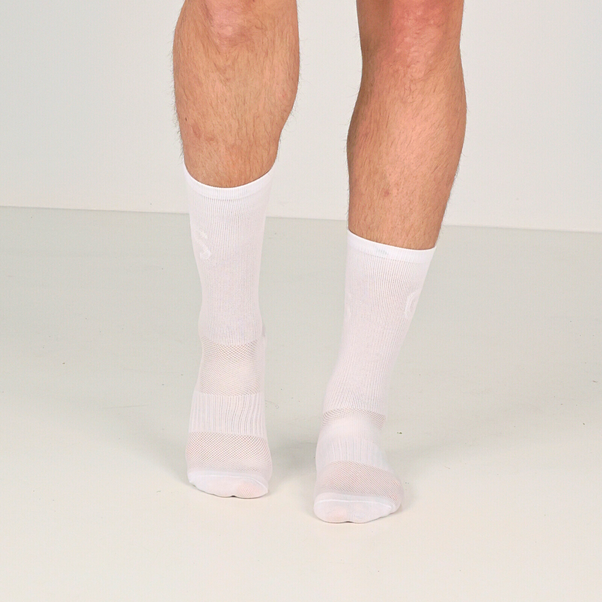 Tynne - Hvite gripsokker med hvit logo