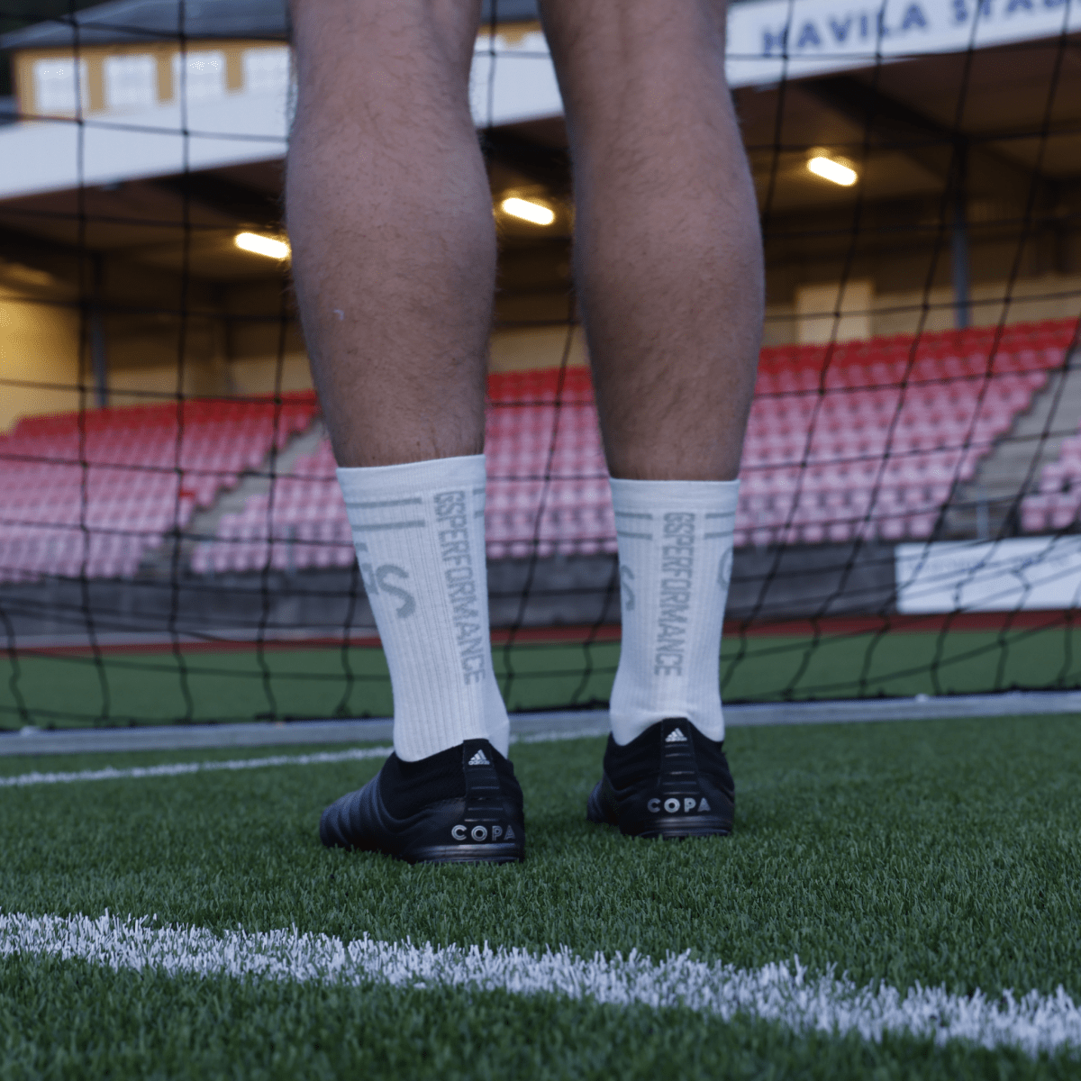 Hvite Ull gripsocks med grå logo︱2026 VERSJON - GSPERFORMANCE