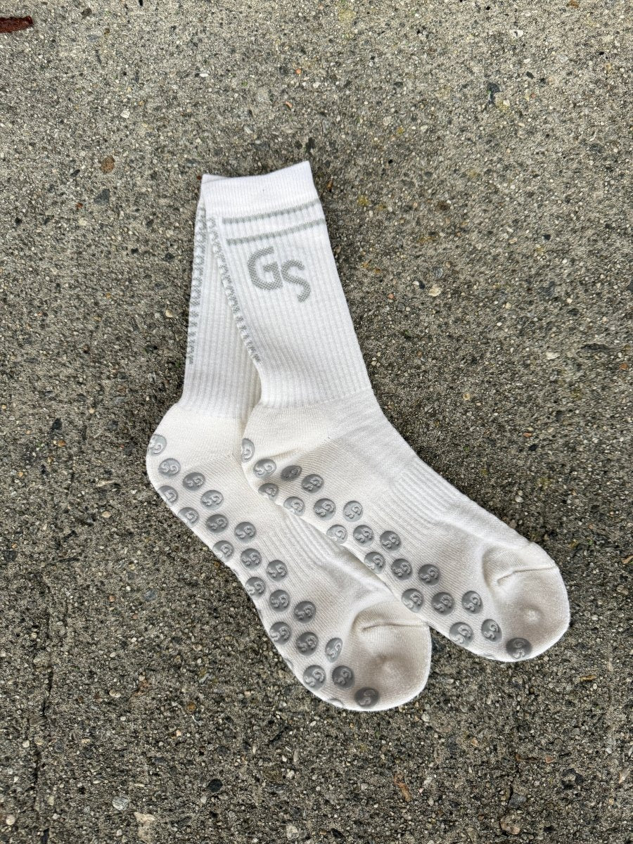 Hvite Ull gripsocks med grå logo︱2026 VERSJON - GSPERFORMANCE
