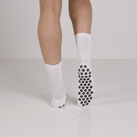 Hvite gripsokker med hvit logo - gripsocks.no